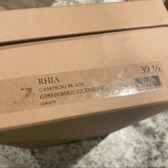 Gianvito Rossi Rhia Black Suede Pointed Pumps 39.5 - Picture 10 of 11